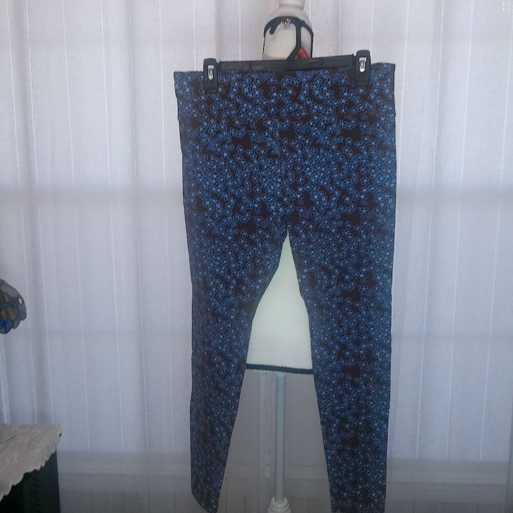 WILD FABLE Brown w/ Blue Flowers Print Cotton Cropped Leggings L